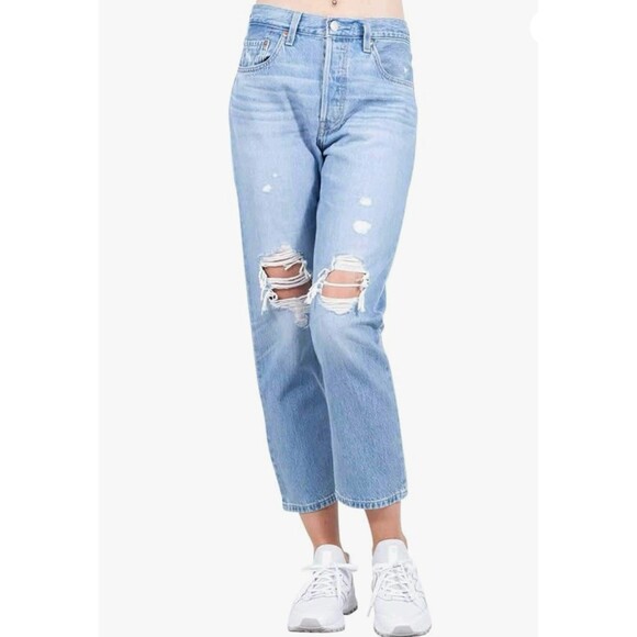 Levis Premium 501 Jeans Womens Cropped Ripped Button Fly Light Wash Size 28x26 - Picture 1 of 14